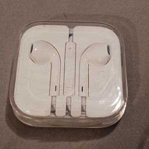 NEW! APPLE Ear Buds